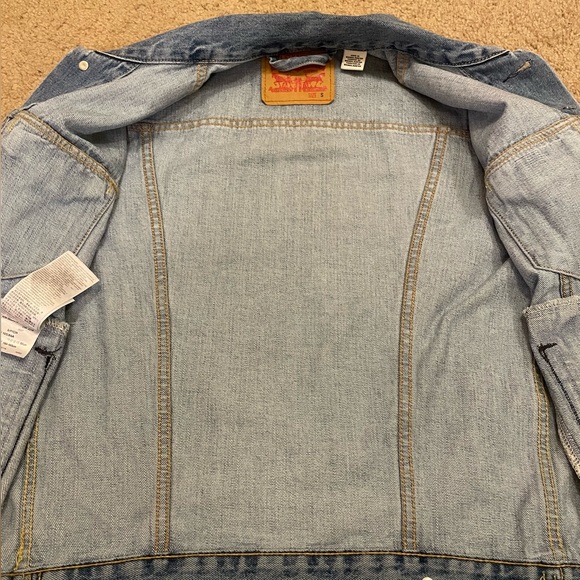 Levi’s Jean Jacket Men’s (Used) Size Small - Picture 4 of 9